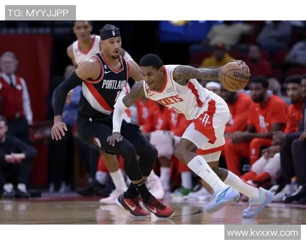 2016年火箭队与开拓者队精彩对决回顾及赛季亮点分析