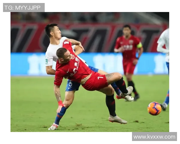 2017年上港与鲁能精彩对决集锦回顾展现足球魅力与激情瞬间