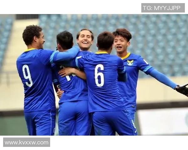 大连阿尔滨迎战新疆球队全力争胜展现实力与风采