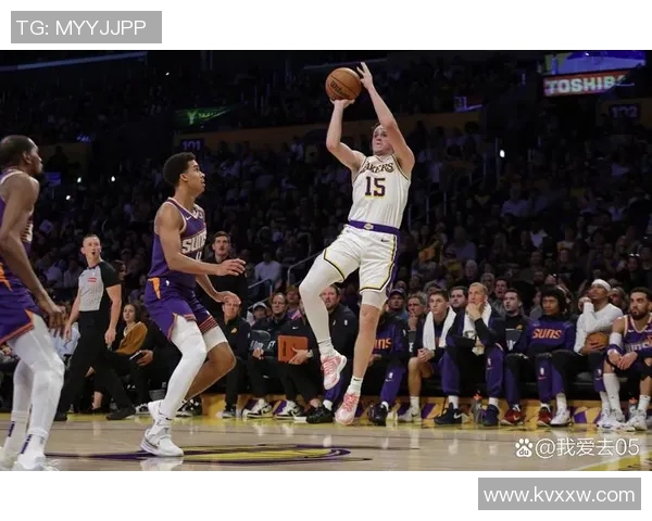 山丘黄蜂与梅特兰野马的激烈对决揭示了球队实力与战术的较量