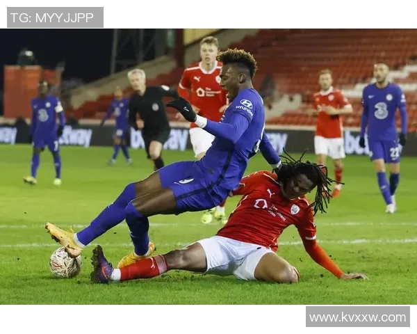 巴恩斯利与流浪者的激烈对决揭示足球战术与团队精神的完美结合