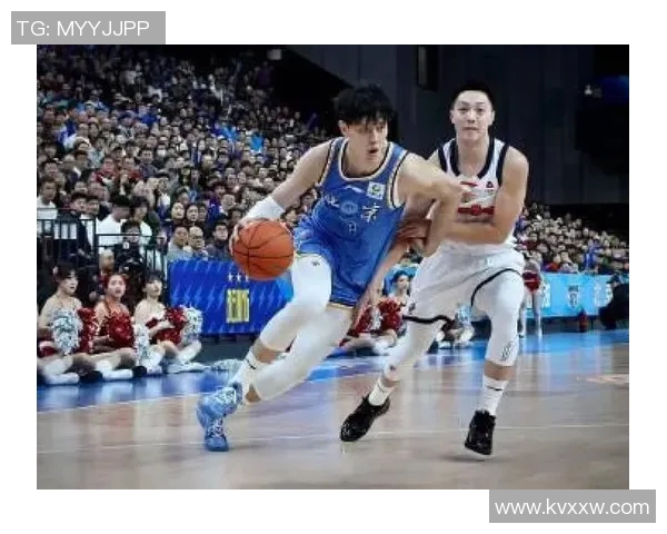 曾凡博的篮球之路：从青涩少年到职业赛场的璀璨星光