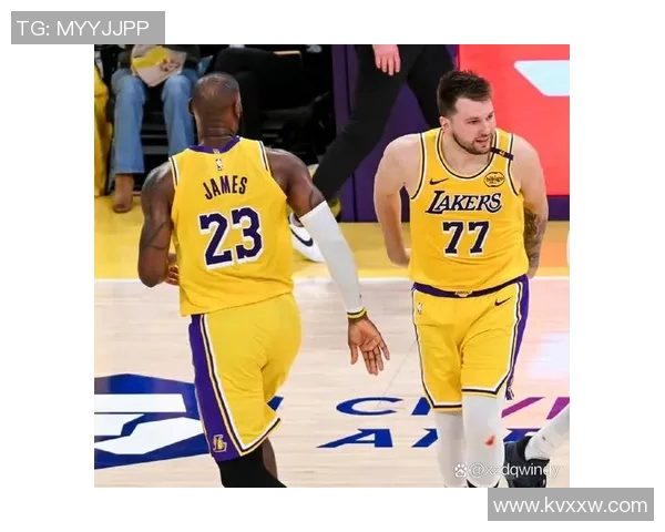 湖人逆转热火展现强大韧性球员表现引发球迷热议与期待