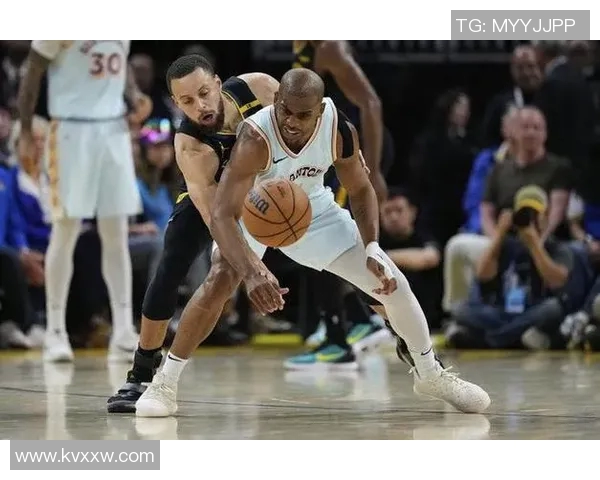 勇士与马刺激战正酣2月10日精彩对决引发球迷热议 勇士与马刺激战正酣2月10日精彩对决引发球迷热议